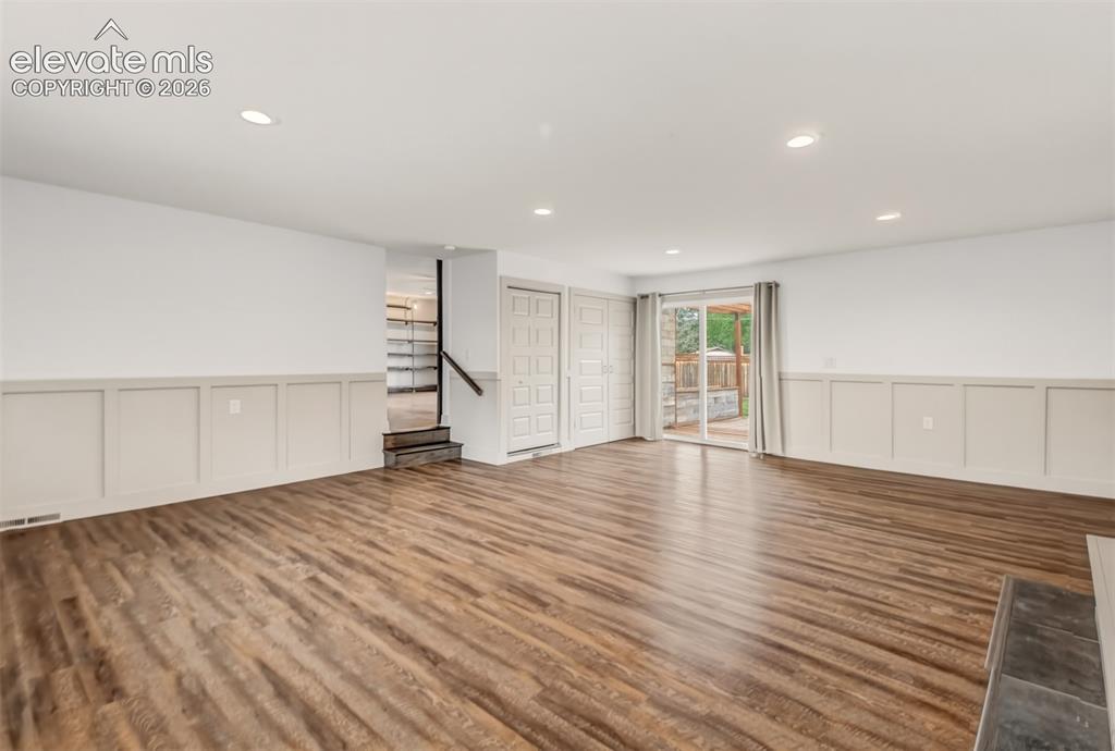 Image 19 of 40: Family Room