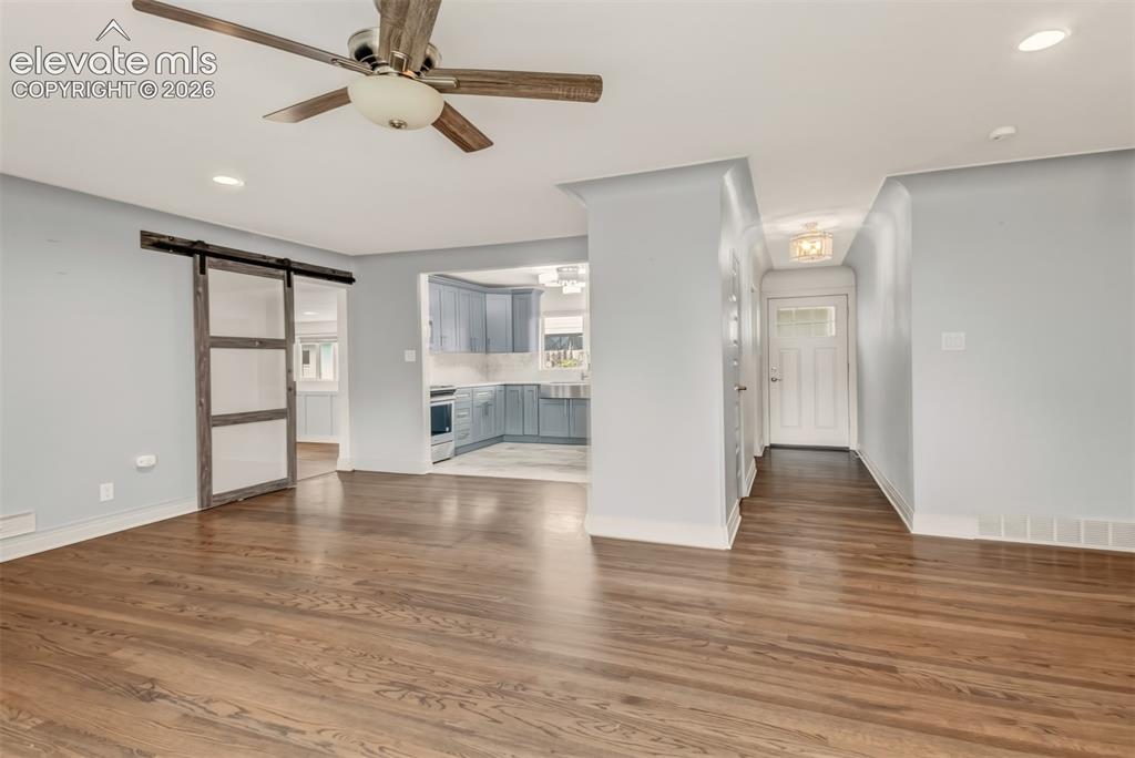 Image 8 of 40: Living Room