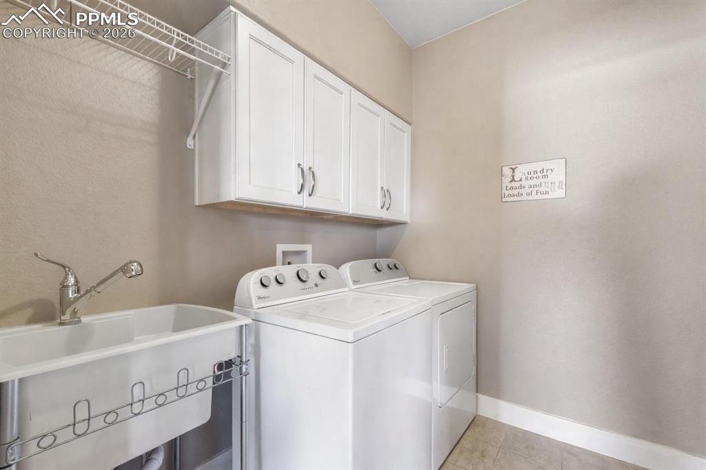 Image 22 of 50: Laundry