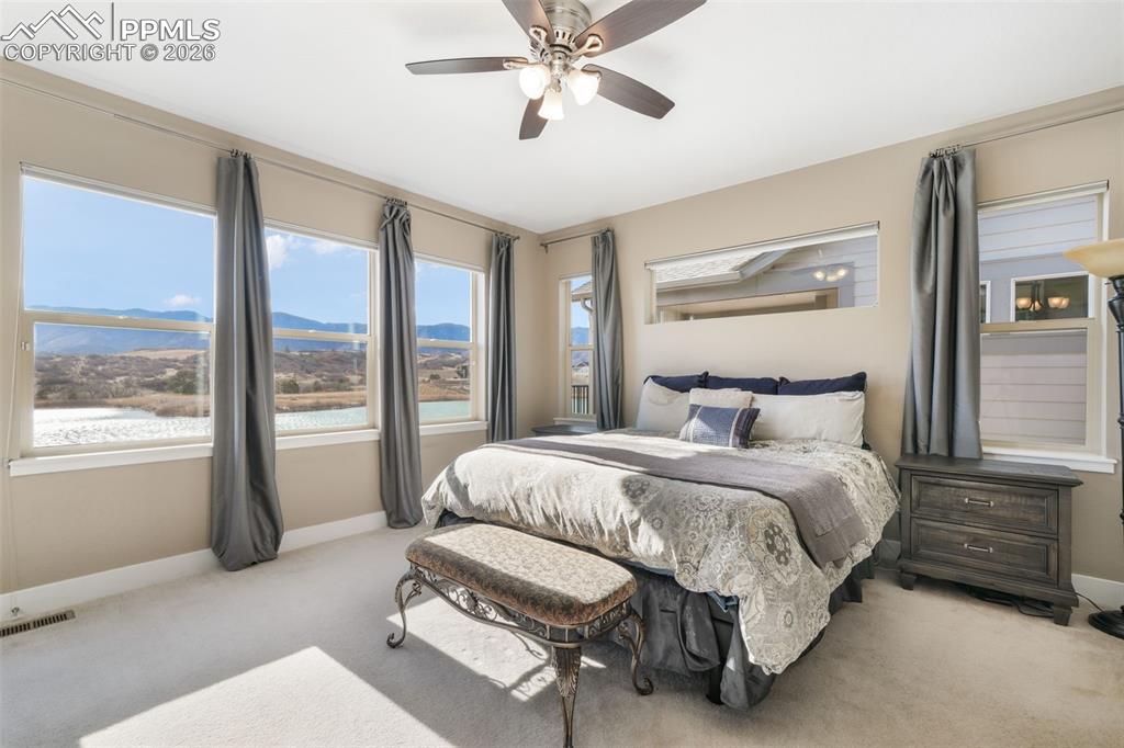 Image 24 of 50: Bedroom