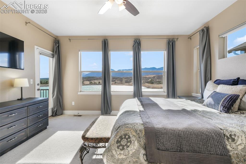 Image 28 of 50: Bedroom