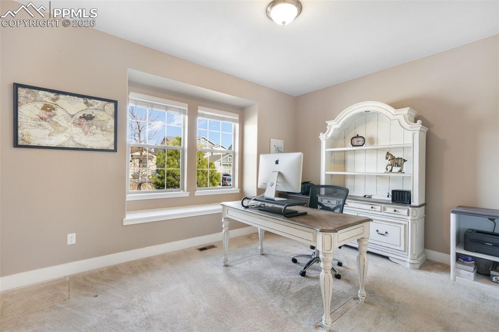 Image 6 of 50: Office