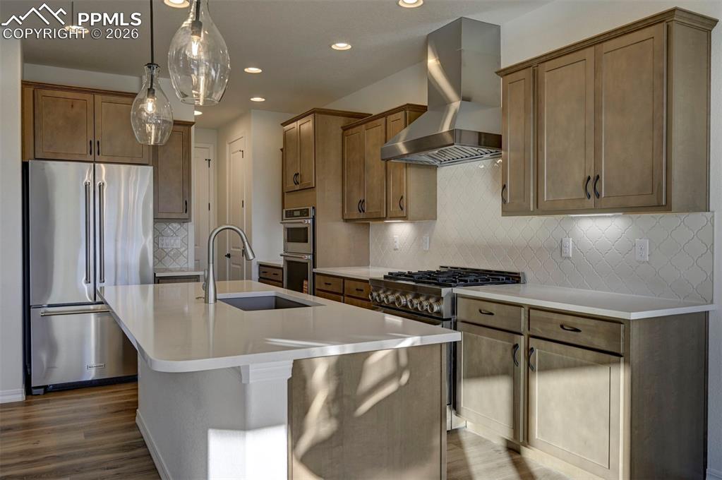 Image 13 of 22: Kitchen