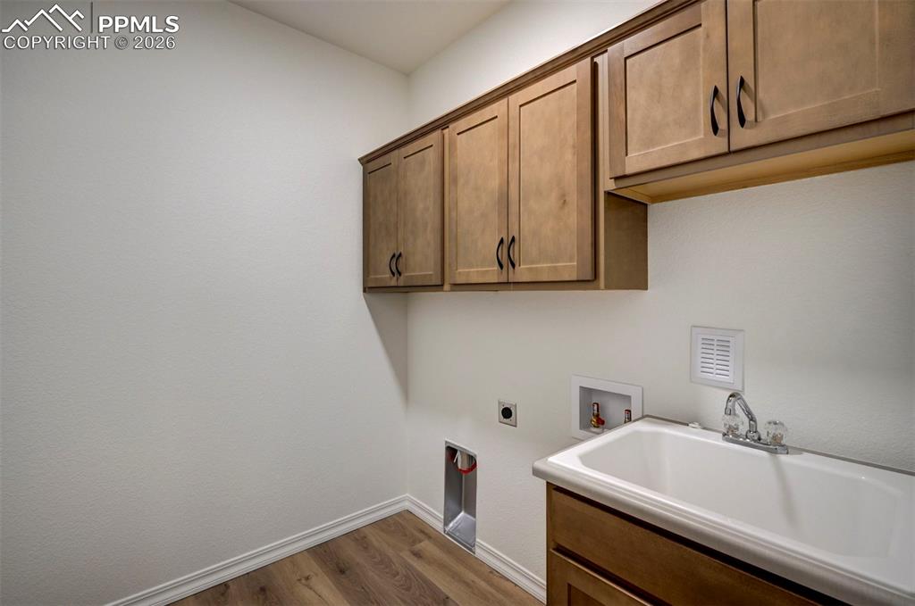 Image 5 of 22: Laundry