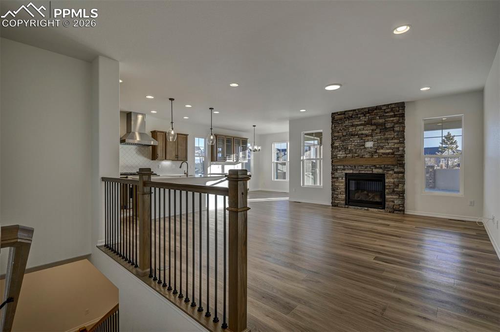 Image 6 of 22: Living Room