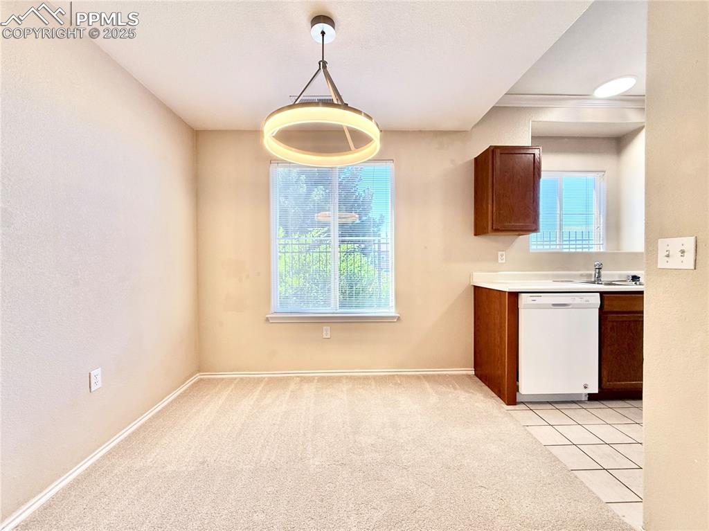 Image 8 of 24: Kitchen