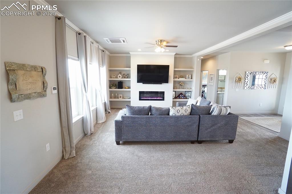 Image 11 of 46: Living Room