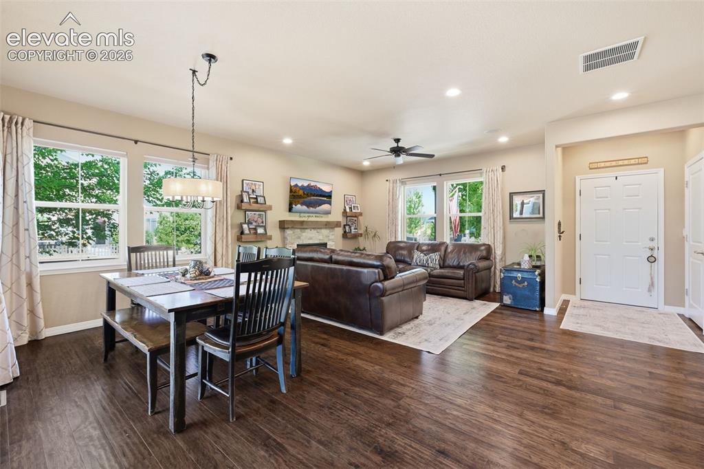 Image 12 of 46: Living Room/Dining Area