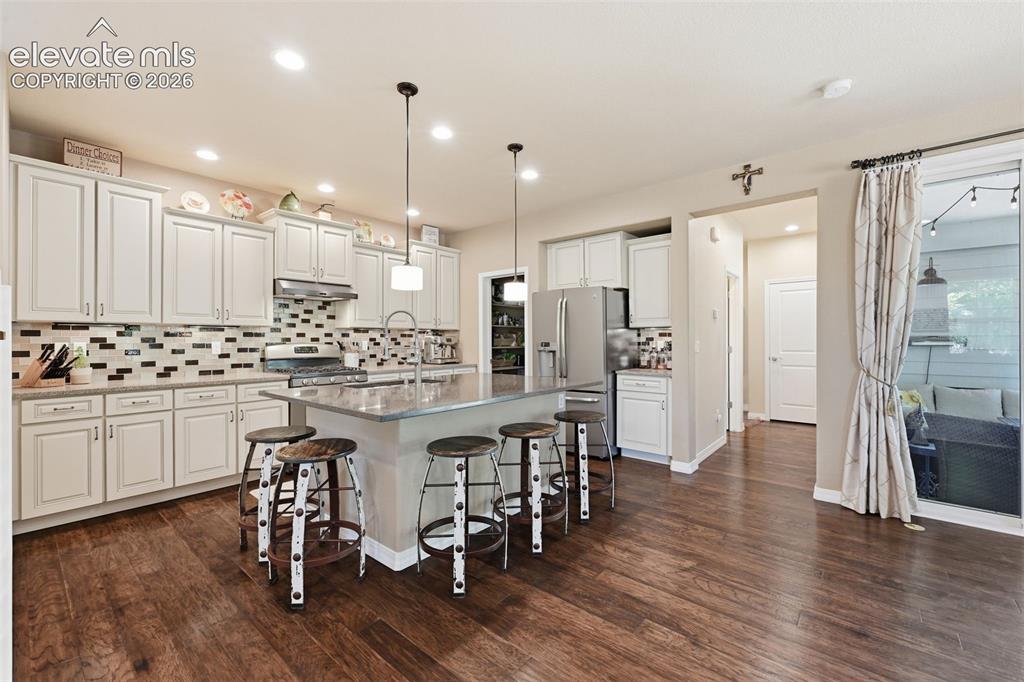 Image 18 of 46: Gourmet Kitchen with Center Island