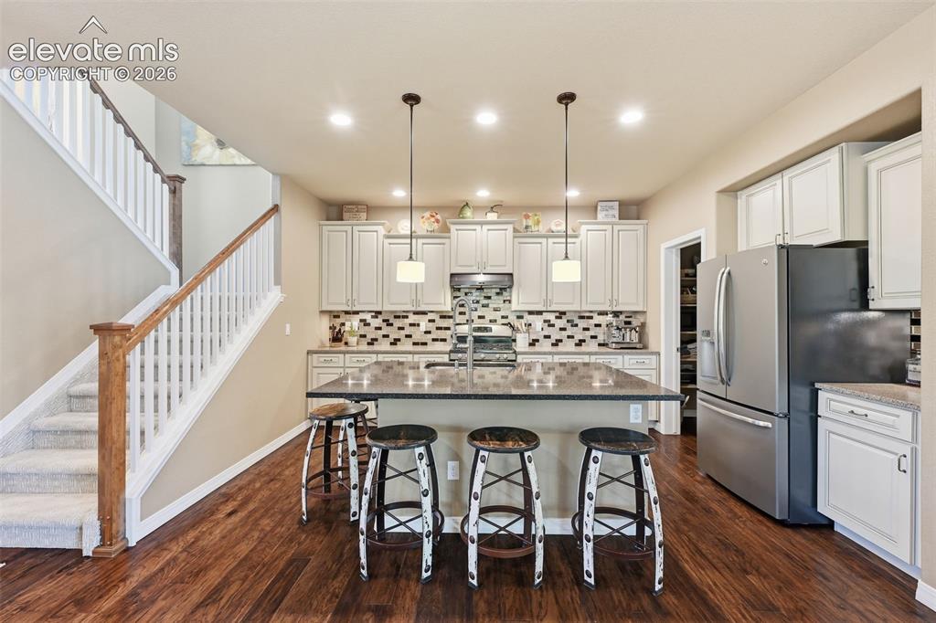 Image 19 of 46: Kitchen