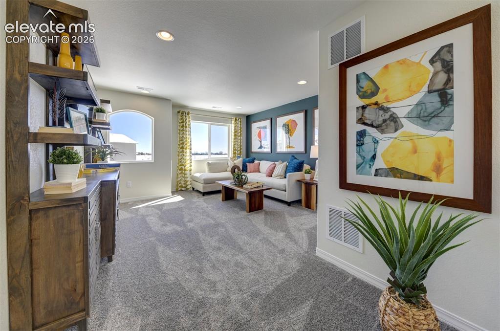 Image 15 of 22: Photos of previously built model. Some options will vary.
