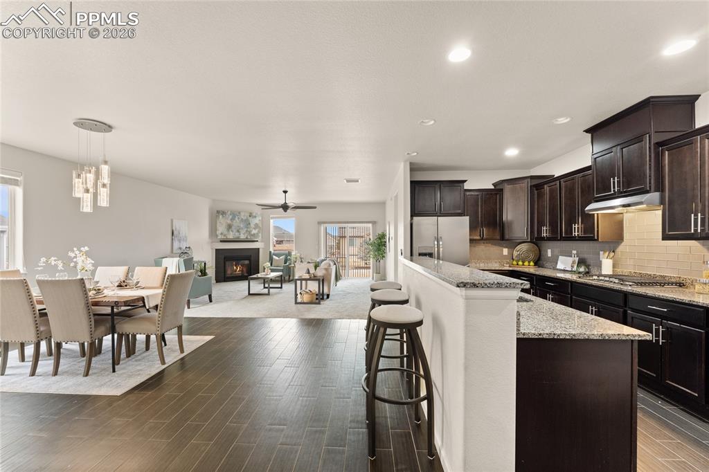 Image 12 of 40: Kitchen