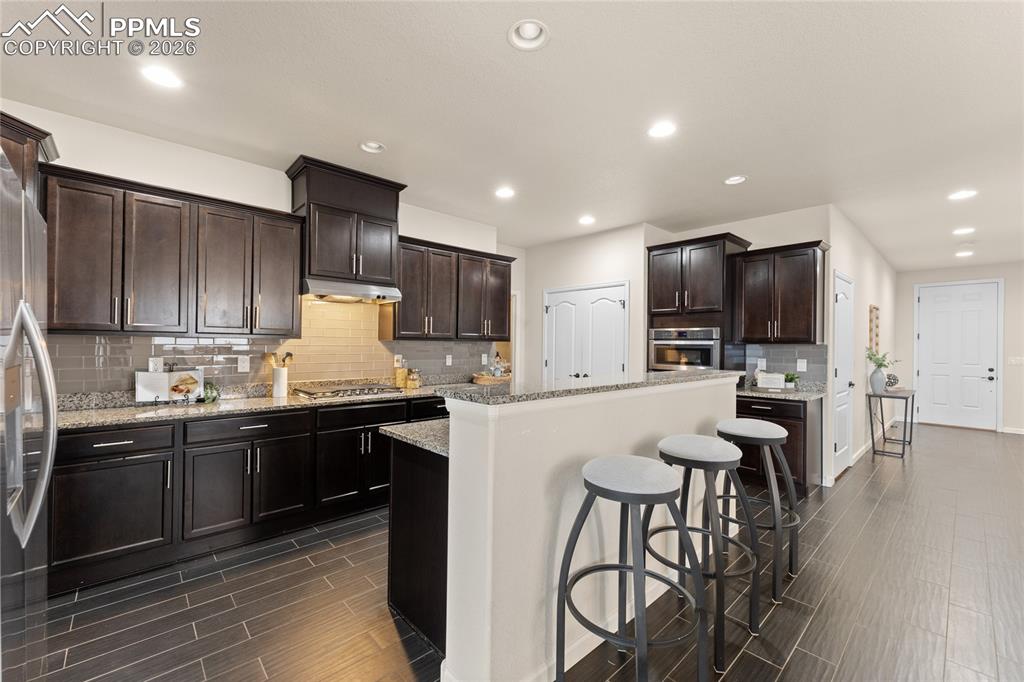 Image 13 of 40: Kitchen