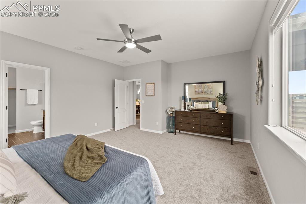 Image 21 of 40: Bedroom