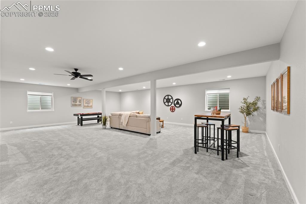 Image 26 of 40: Living Room