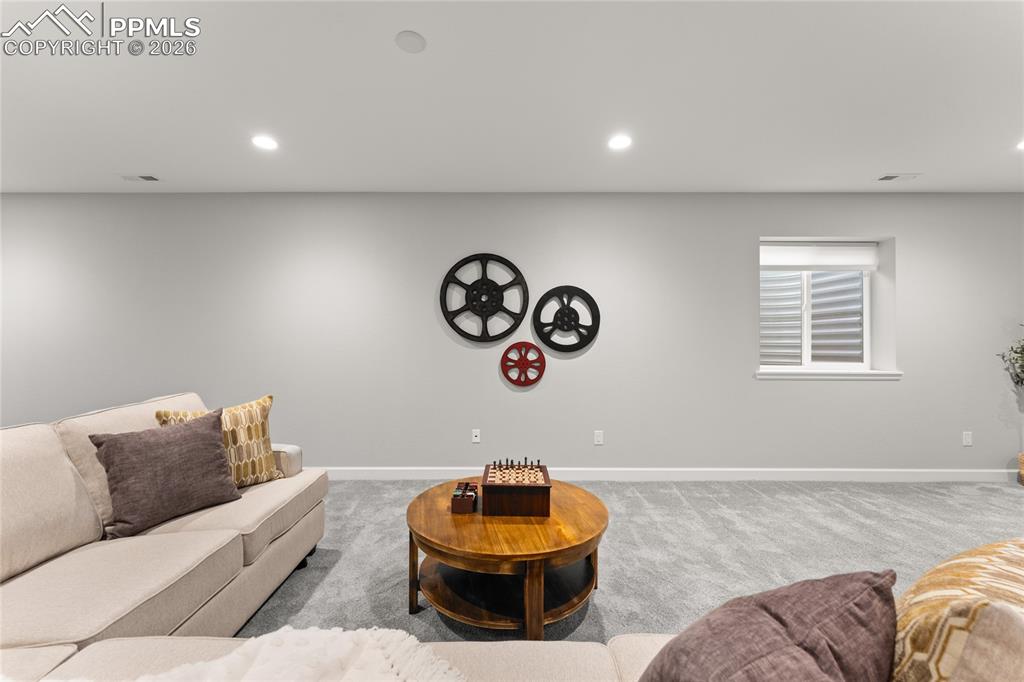 Image 28 of 40: Living Room