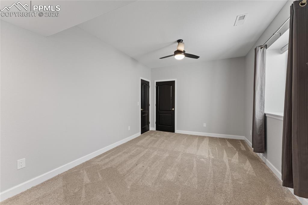 Image 30 of 40: Bedroom