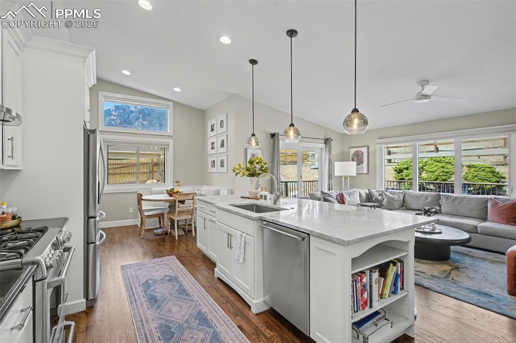 Image 13 of 43: Kitchen