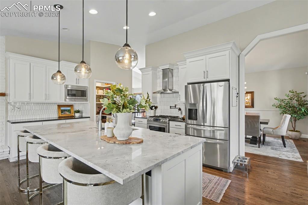 Image 15 of 43: Kitchen