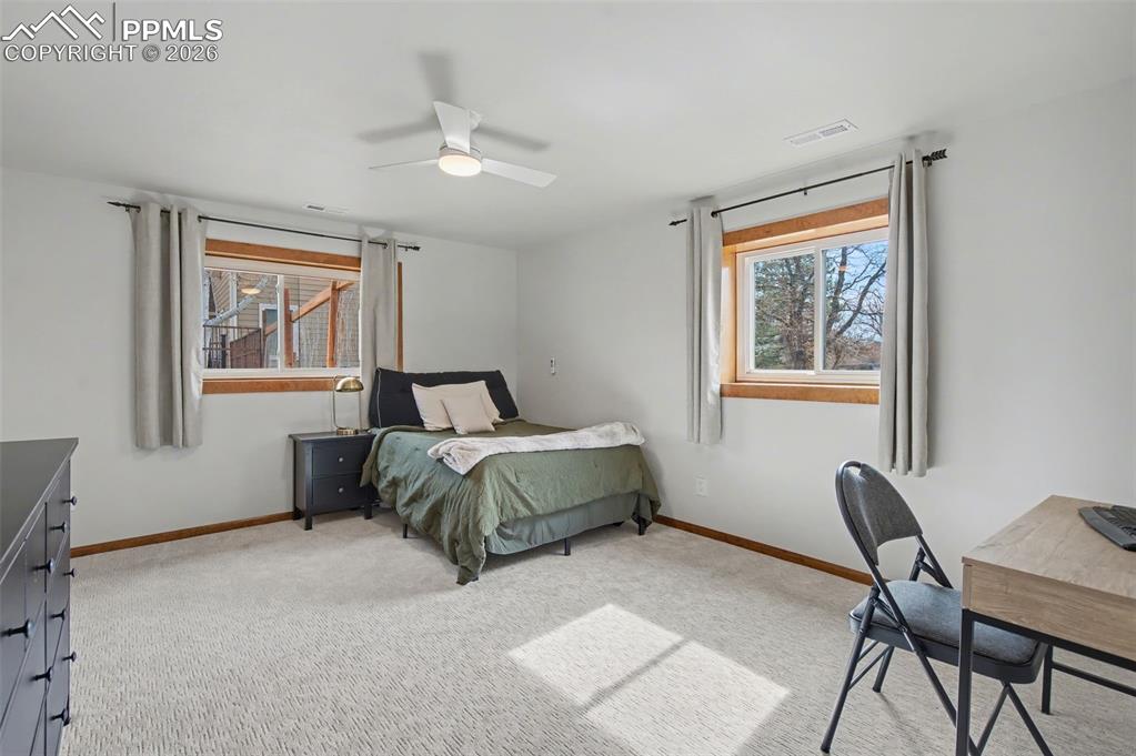 Image 34 of 43: Bedroom