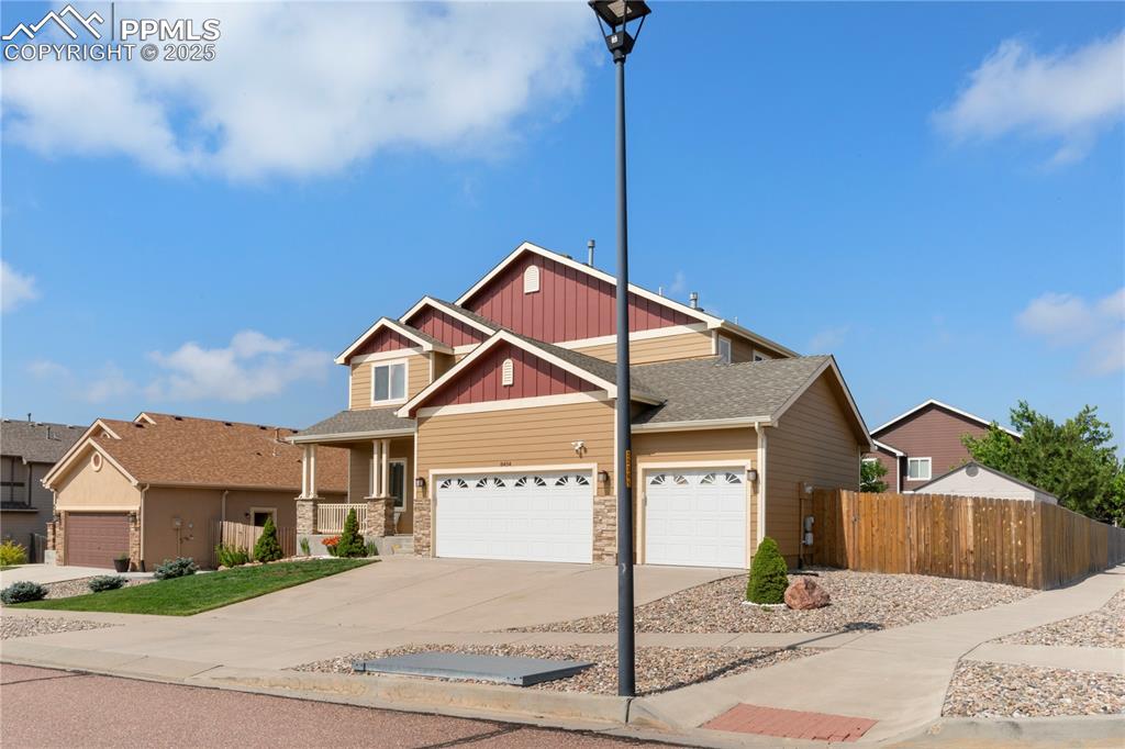 Image 4 of 43: Large corner lot!