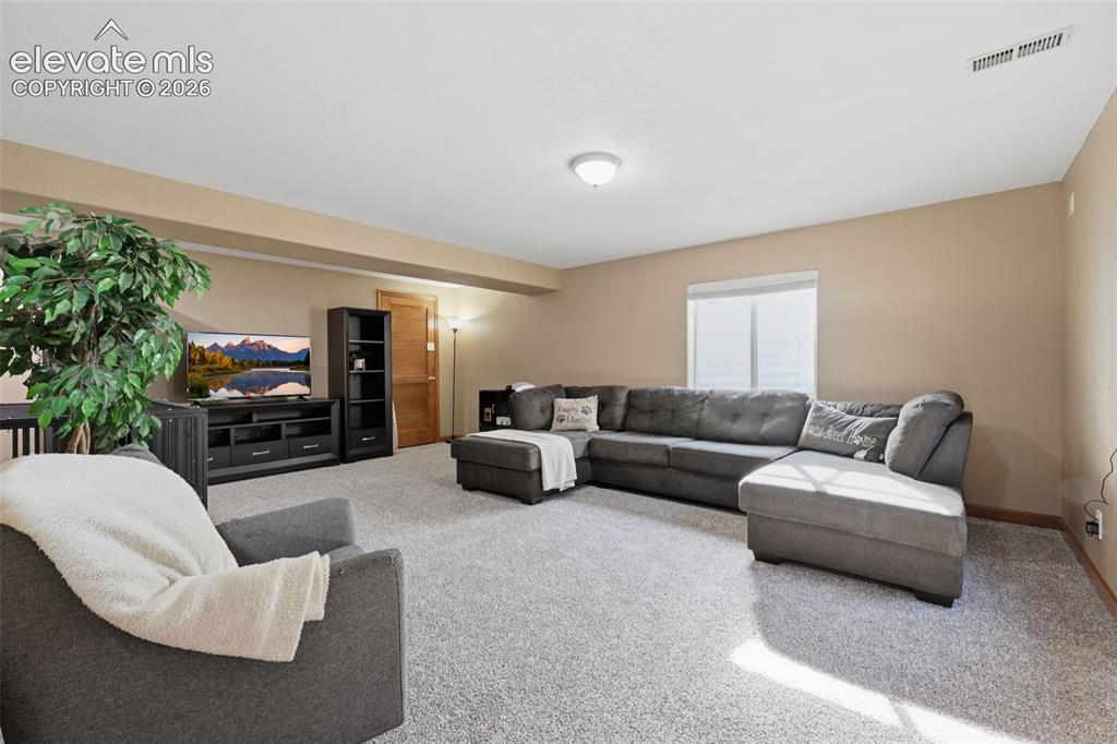 Image 15 of 21: Living Room
