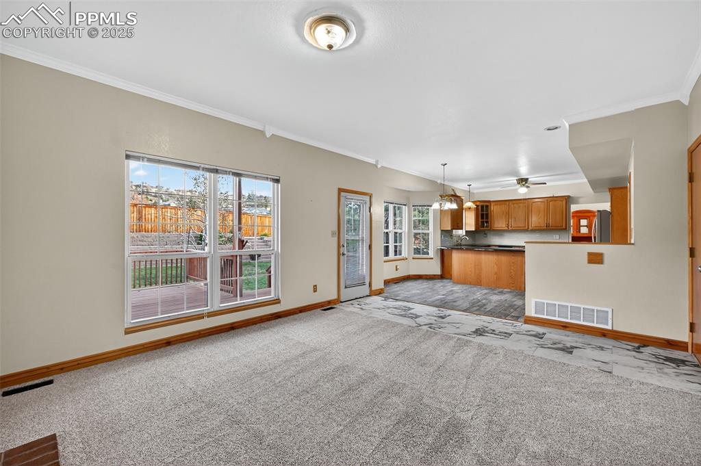 Image 6 of 50: Living Room