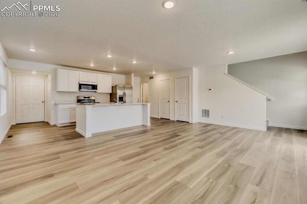 Image 6 of 13: Kitchen