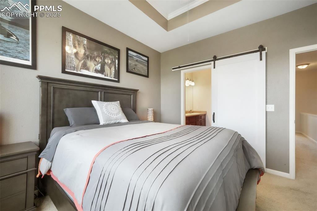 Image 28 of 50: Bedroom