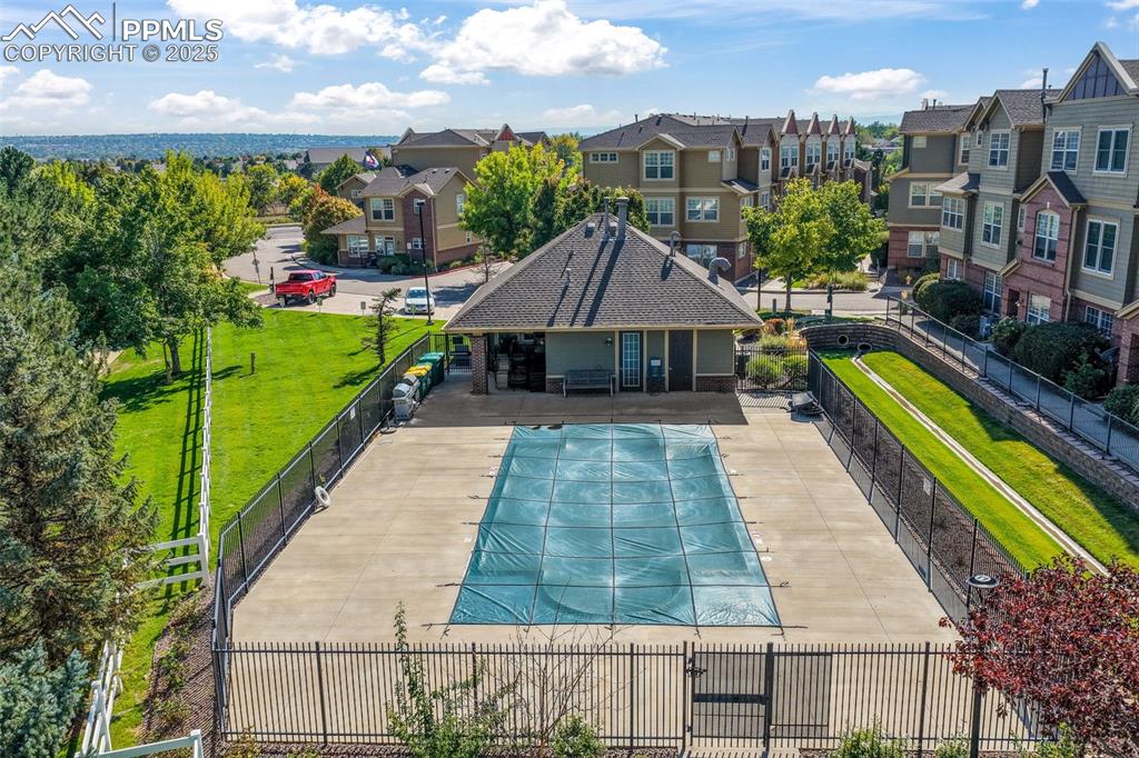 Image 47 of 50: Pool