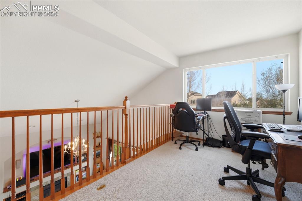 Image 23 of 46: Office