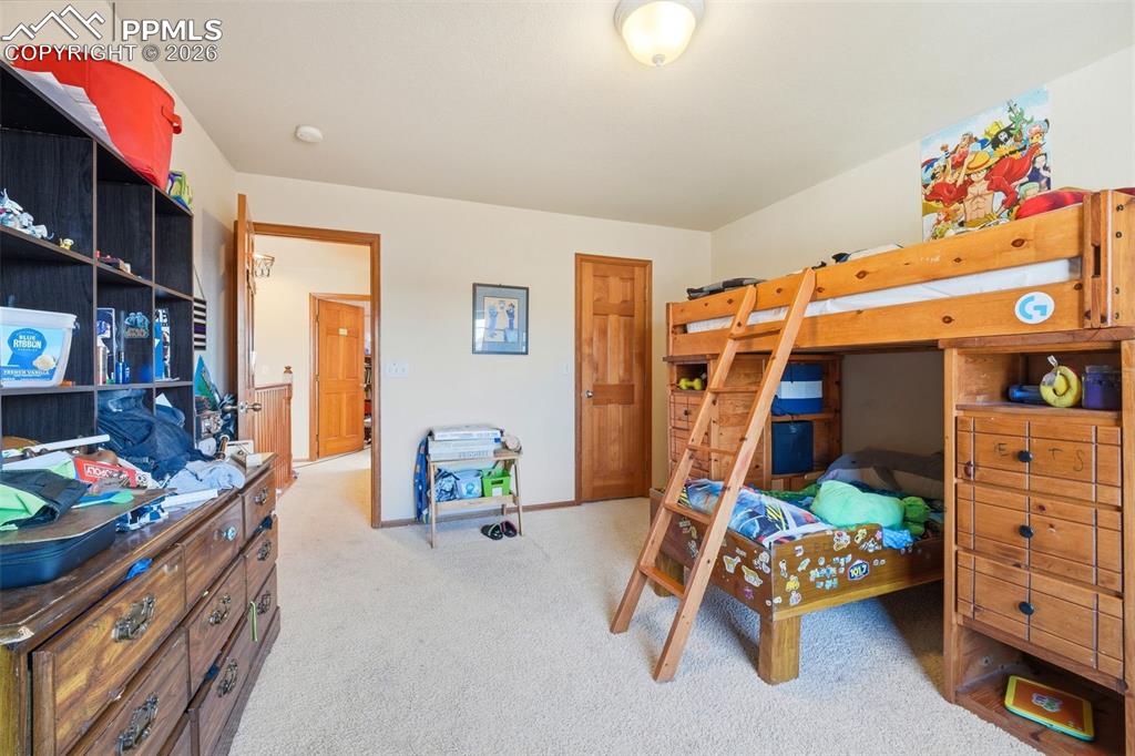 Image 27 of 46: Bedroom