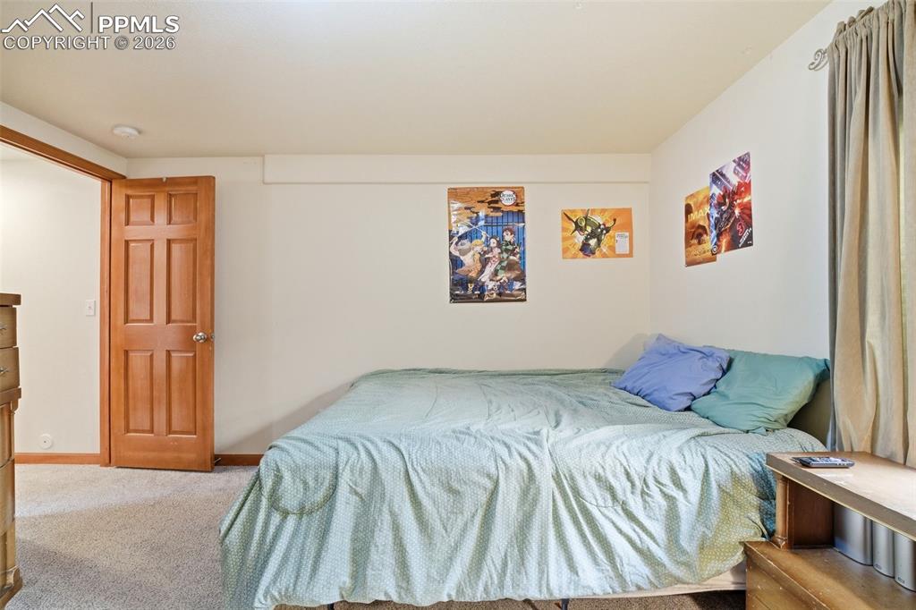 Image 34 of 46: Bedroom