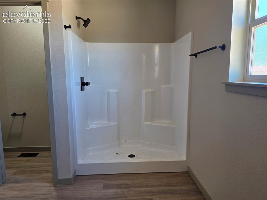 Image 22 of 31: Master bathroom