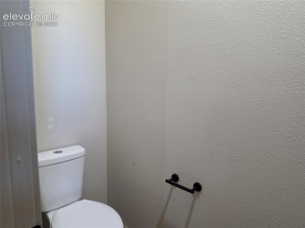 Image 26 of 31: Bathroom