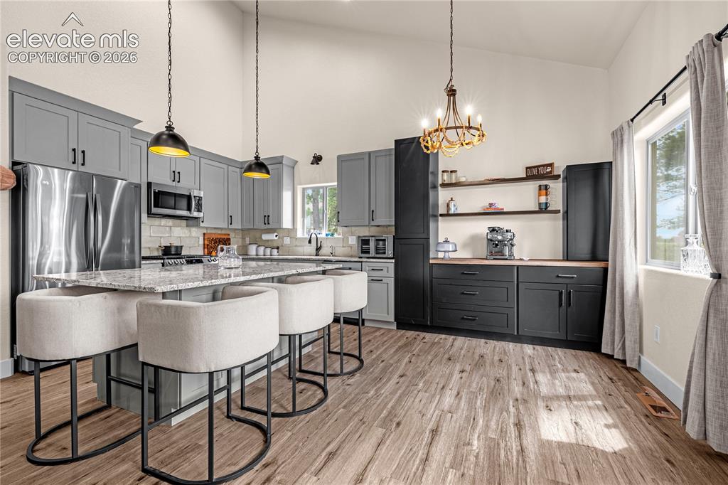 Image 11 of 35: Kitchen