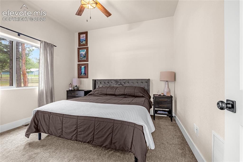 Image 19 of 35: Bedroom