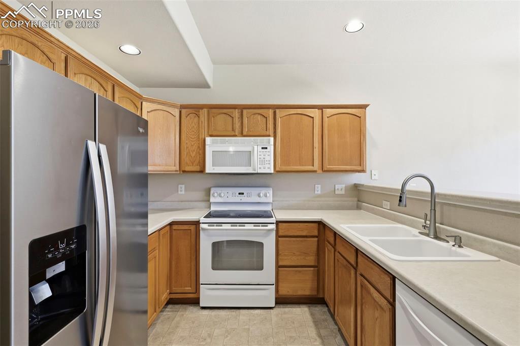 Image 5 of 36: Kitchen