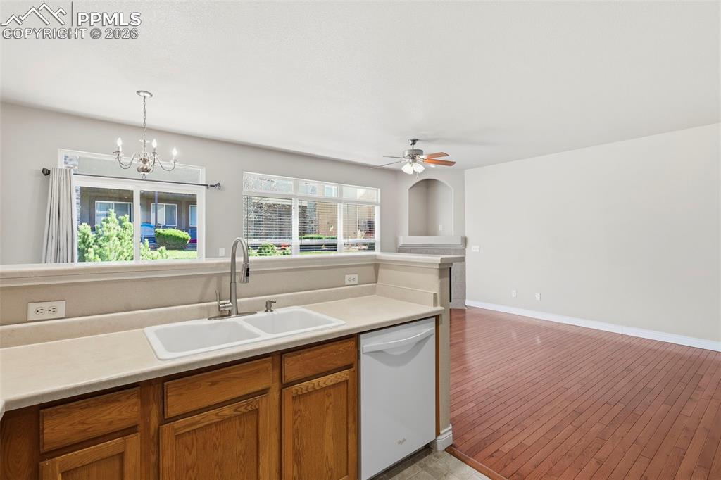 Image 6 of 36: Kitchen