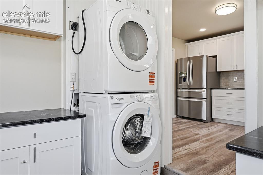 Image 12 of 30: Laundry