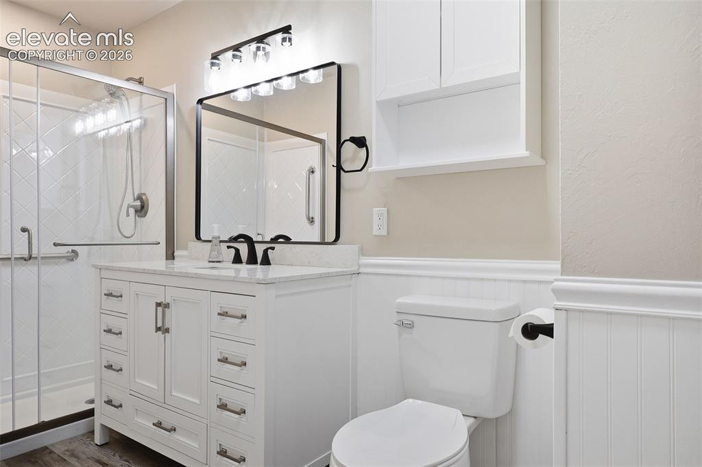Image 20 of 30: Bathroom