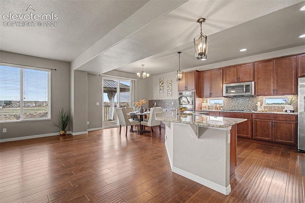 Image 9 of 50: Kitchen