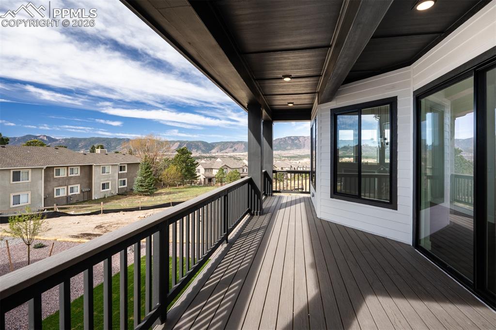 Image 14 of 37: Deck