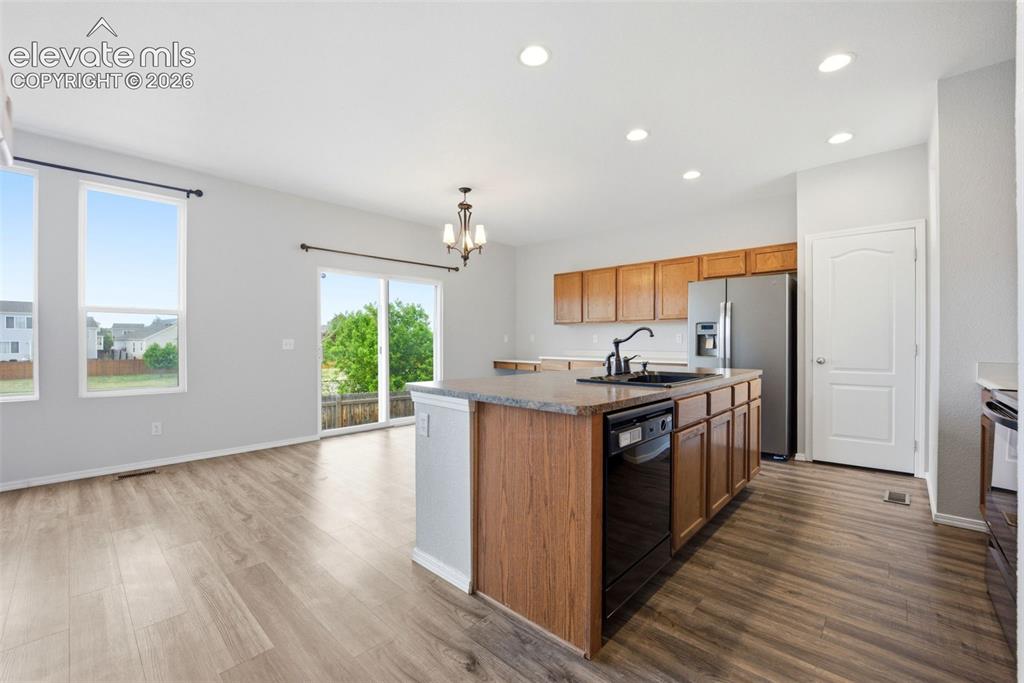 Image 8 of 49: Kitchen