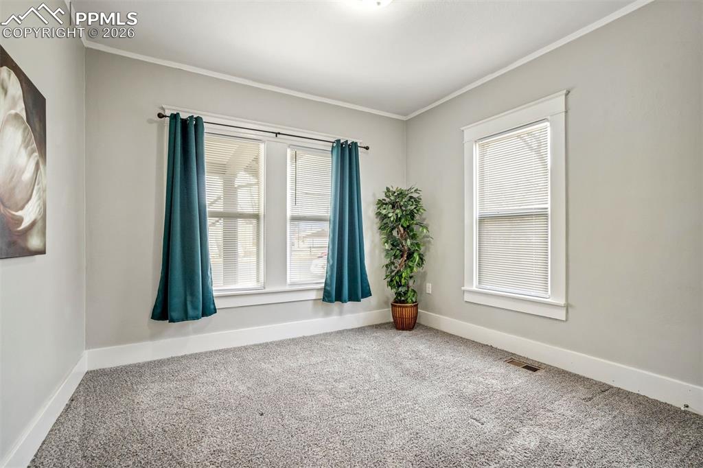 Image 15 of 38: Bedroom