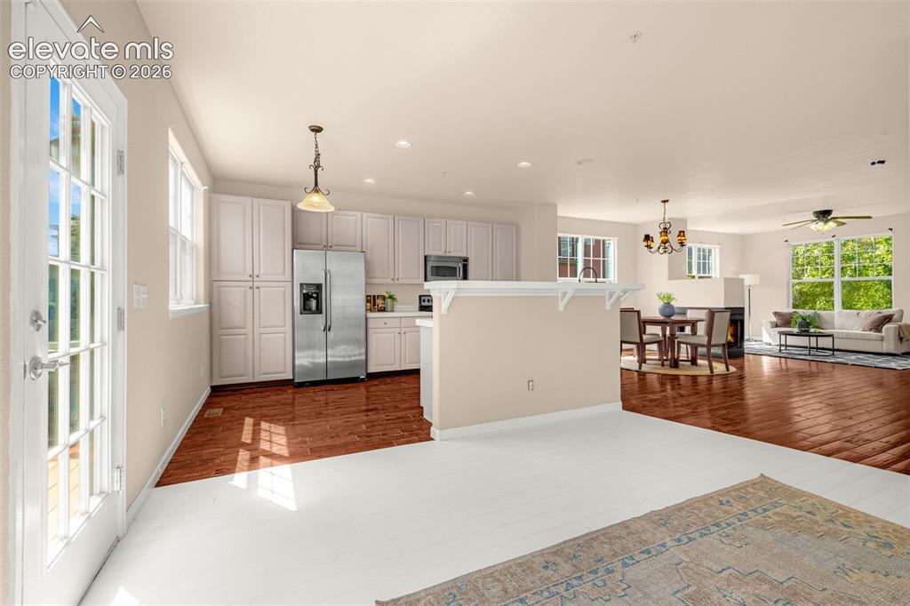 Image 12 of 36: Kitchen