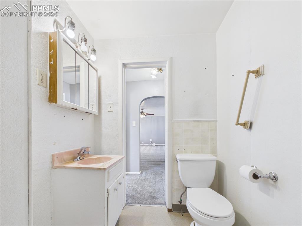 Image 13 of 31: Bathroom