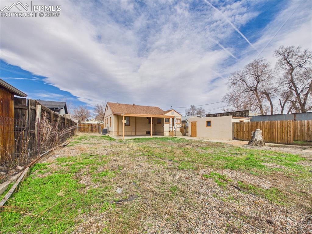 Image 30 of 31: Back of Structure