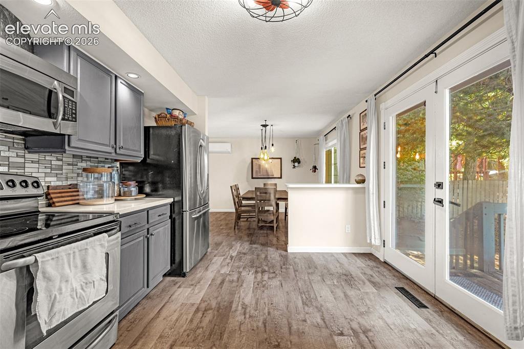 Image 12 of 48: Kitchen