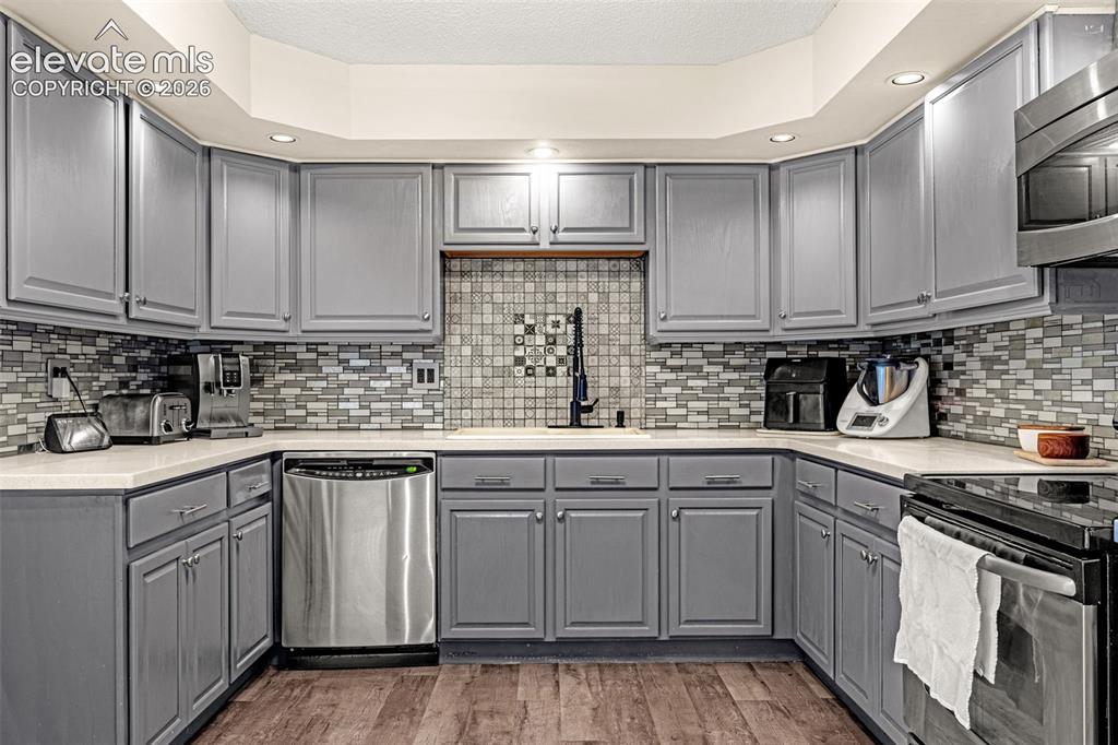 Image 13 of 48: Kitchen